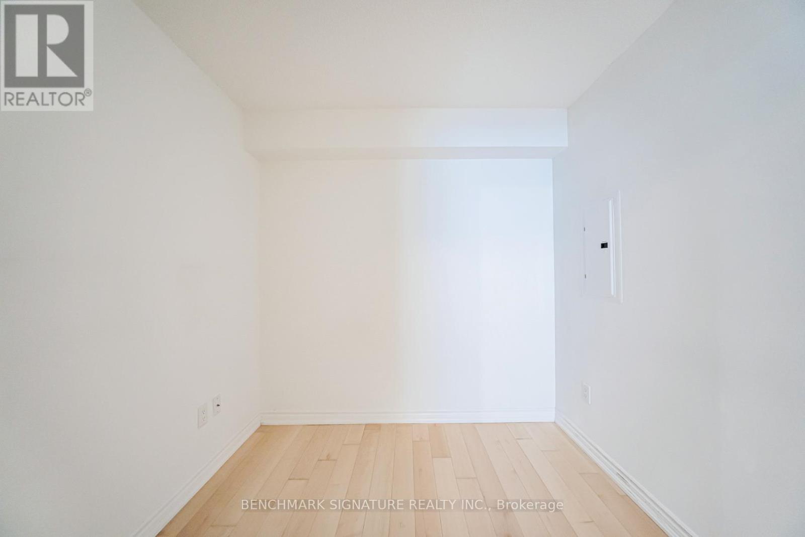 1416 - 386 Yonge Street, Toronto, Ontario  M5B 0A5 - Photo 8 - C12790820