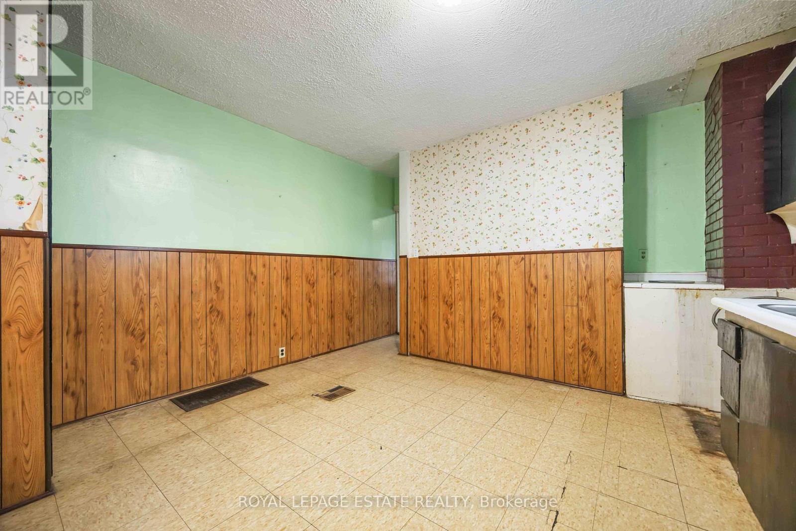 337 Craven Road, Toronto, Ontario  M4L 2Z5 - Photo 24 - E12719698