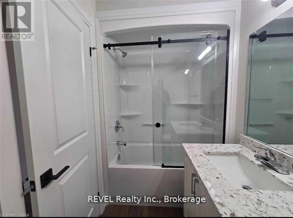 16 Warren Trail, Welland, Ontario  L3B 0N8 - Photo 10 - X12789994