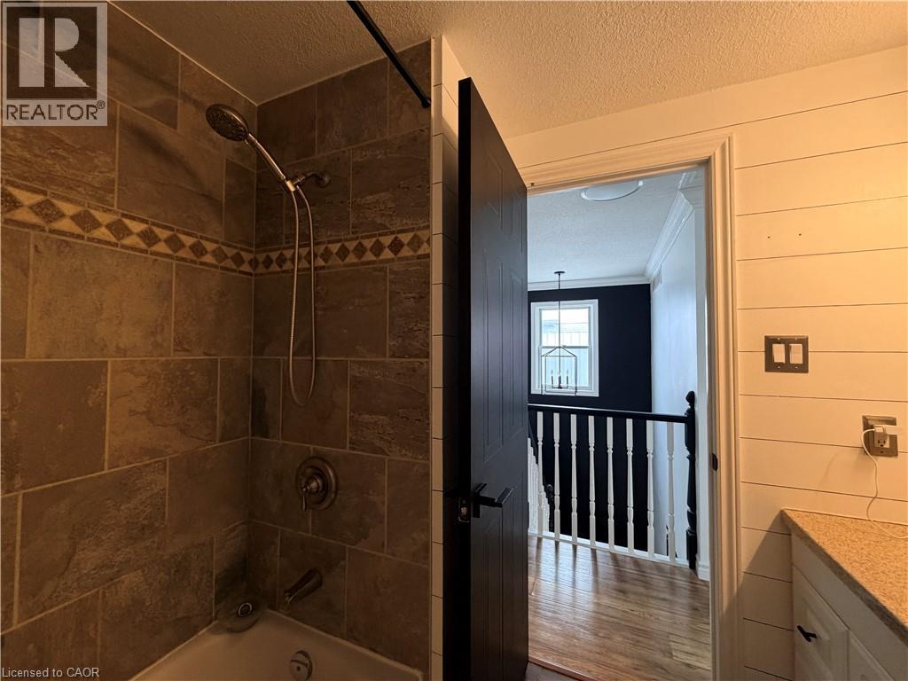 684 Jacob Lane, Waterloo, Ontario  N2V 2G9 - Photo 17 - 40804738