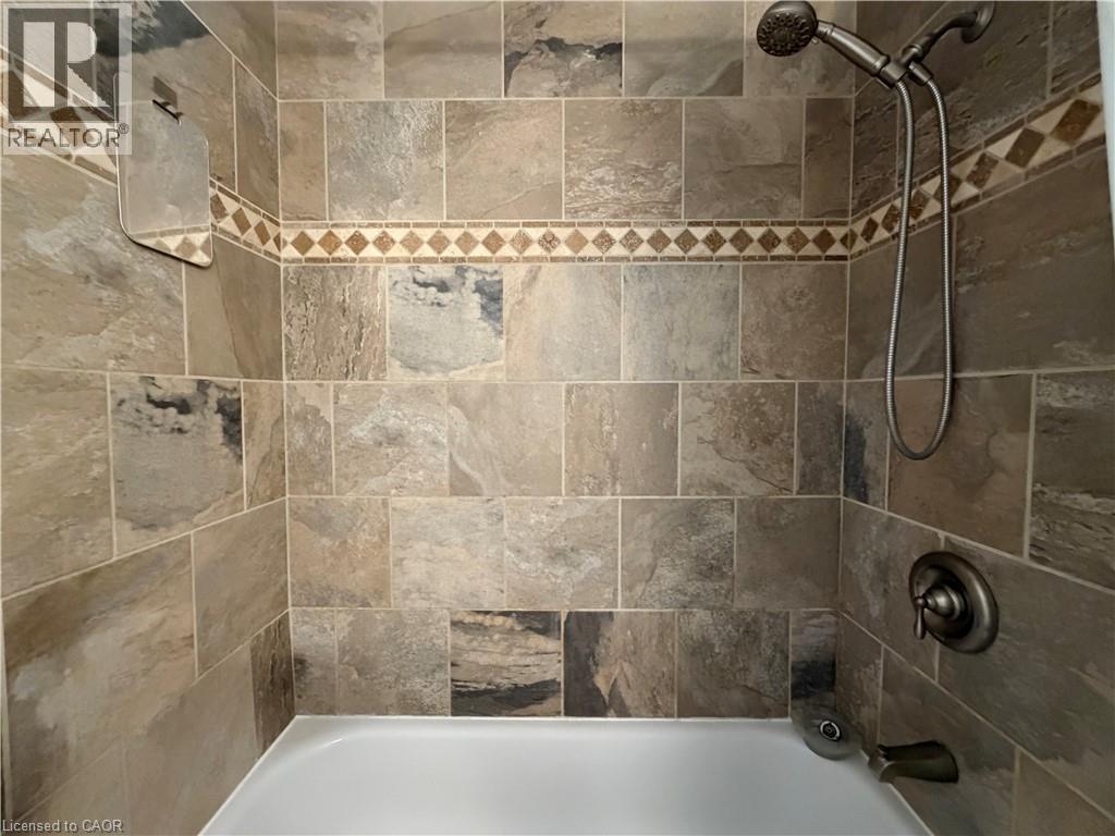 684 Jacob Lane, Waterloo, Ontario  N2V 2G9 - Photo 18 - 40804738