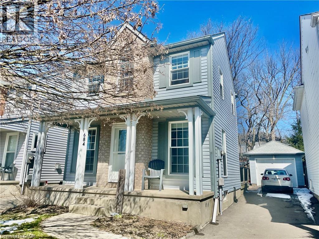 684 Jacob Lane, Waterloo, Ontario  N2V 2G9 - Photo 2 - 40804738