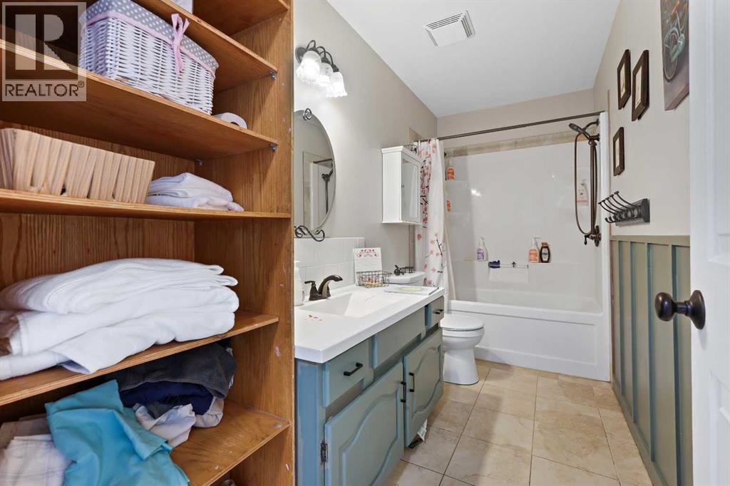 33257 10 Range Road, Rural Mountain View County, Alberta  T4H 1J5 - Photo 37 - A2256614