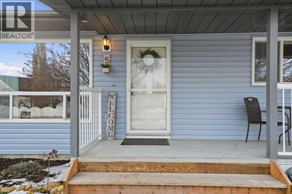 5 Greenview Way, Strathmore, Alberta  T1P 1L2 - Photo 3 - A2277774