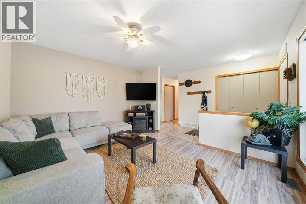 5 Greenview Way, Strathmore, Alberta  T1P 1L2 - Photo 8 - A2277774