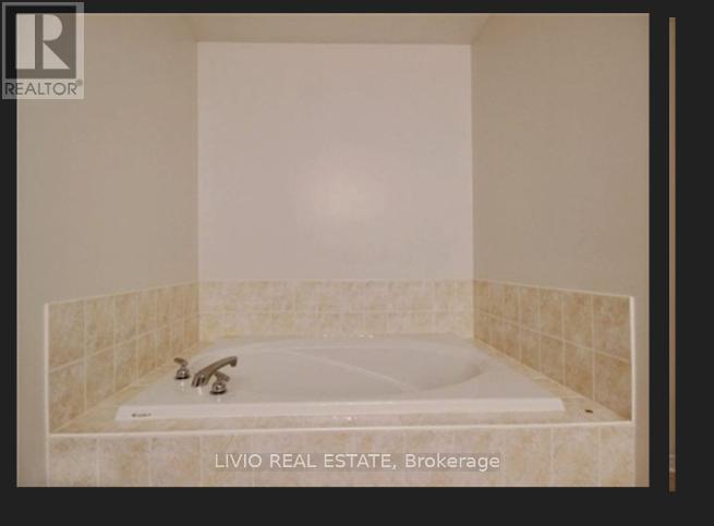 55 Peachleaf Crescent, Brampton, Ontario  L7A 2B4 - Photo 10 - W12790846