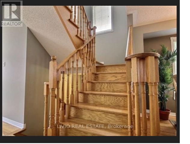 55 Peachleaf Crescent, Brampton, Ontario  L7A 2B4 - Photo 4 - W12790846