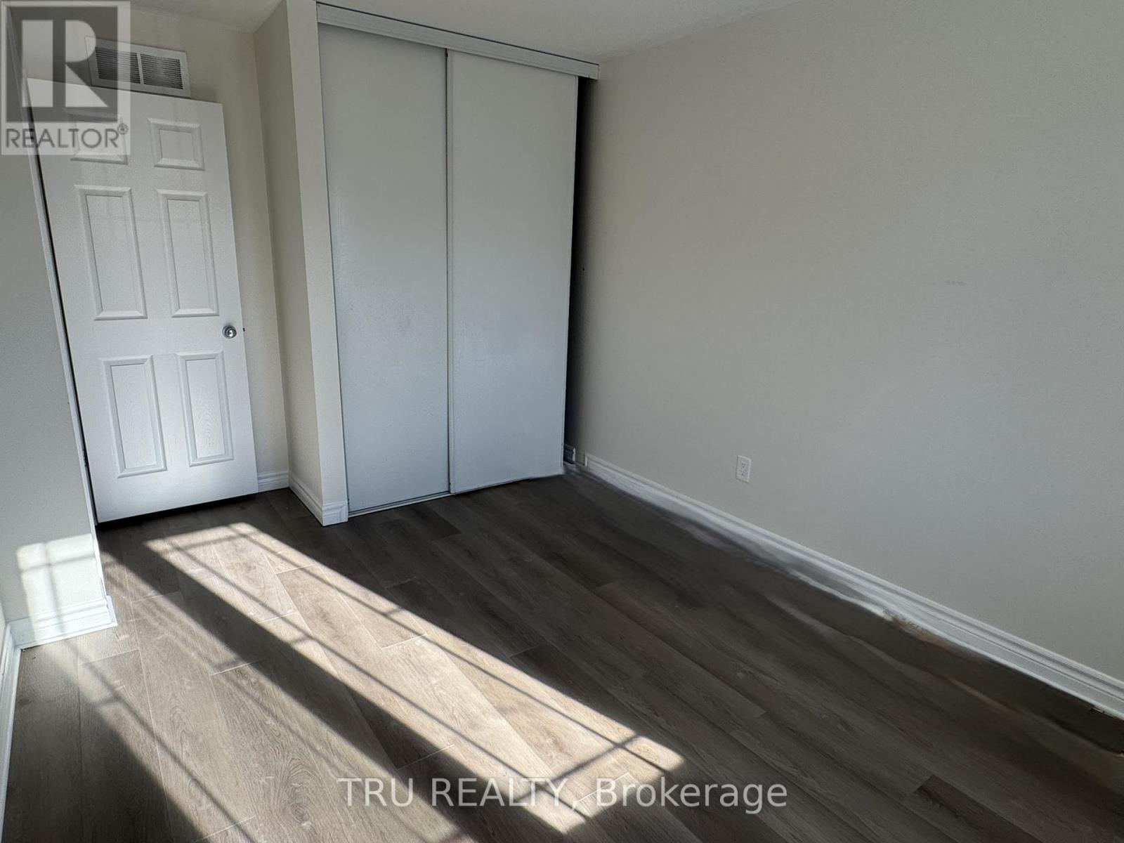 247 Hunterbrook Street, Ottawa, Ontario  K2K 0E5 - Photo 11 - X12790866