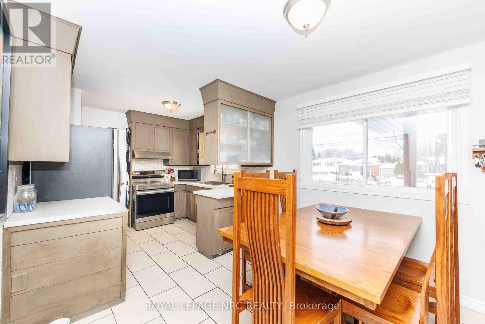 6 Croydon Drive, St. Catharines, Ontario  L2M 1J2 - Photo 8 - X12790860