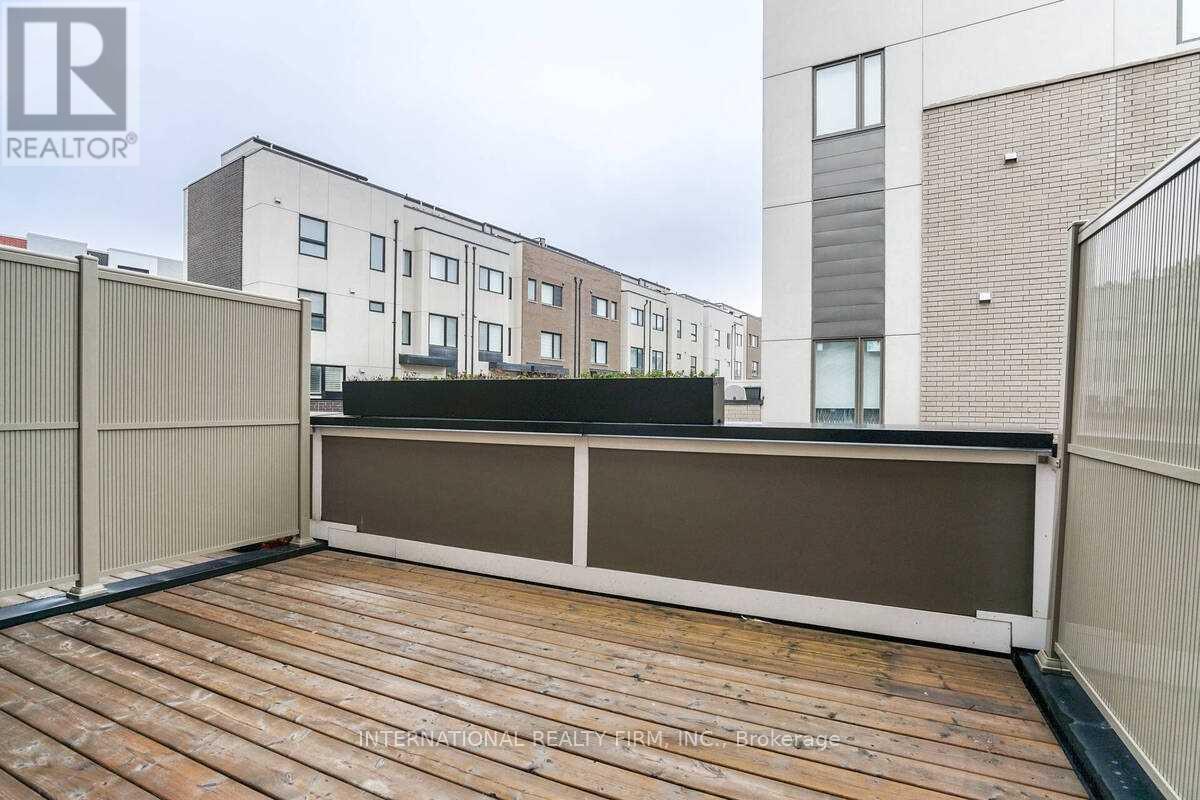 11 Locust Lodge Gardens, Toronto, Ontario  M3K 0B2 - Photo 10 - W12790858