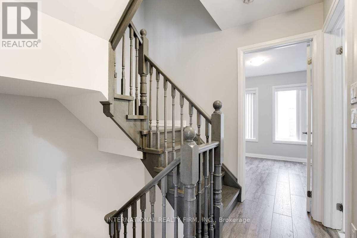 11 Locust Lodge Gardens, Toronto, Ontario  M3K 0B2 - Photo 11 - W12790858