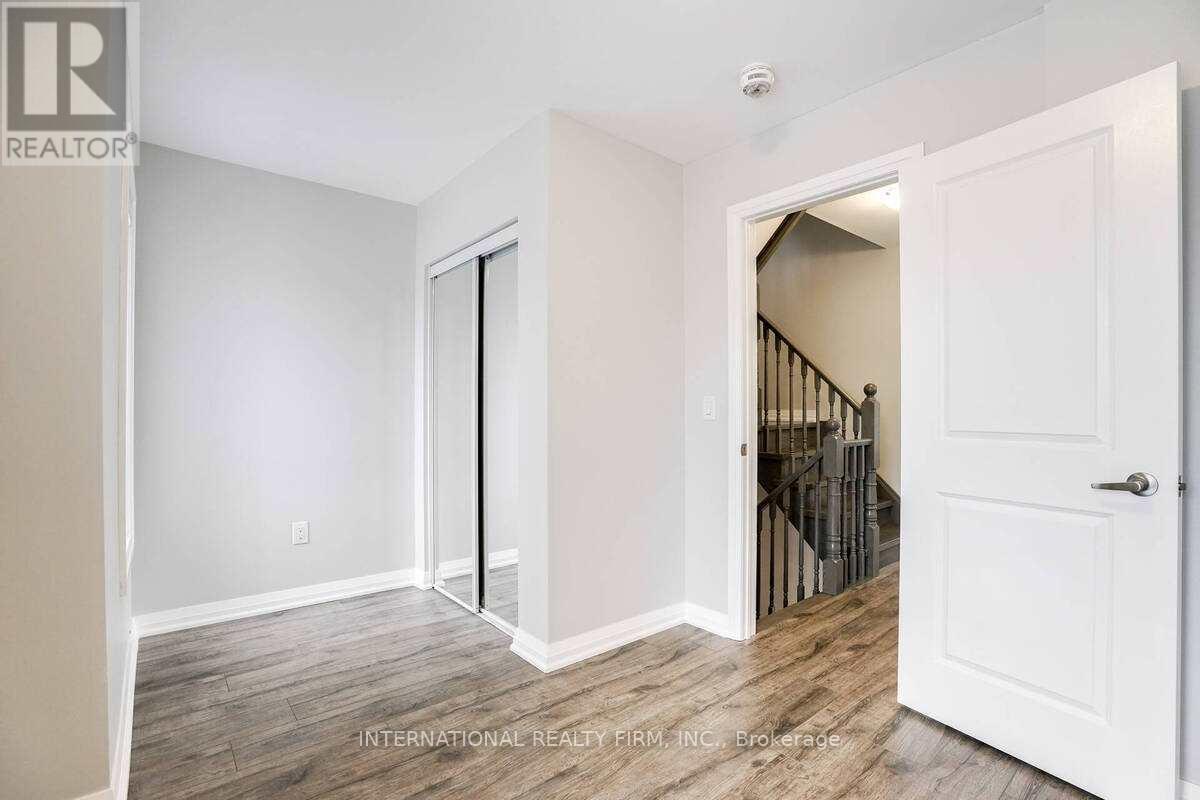 11 Locust Lodge Gardens, Toronto, Ontario  M3K 0B2 - Photo 13 - W12790858