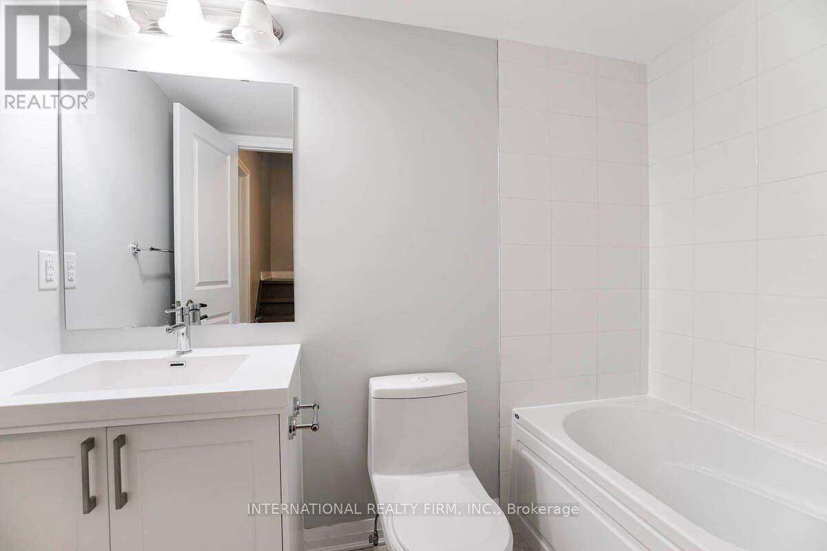 11 Locust Lodge Gardens, Toronto, Ontario  M3K 0B2 - Photo 17 - W12790858