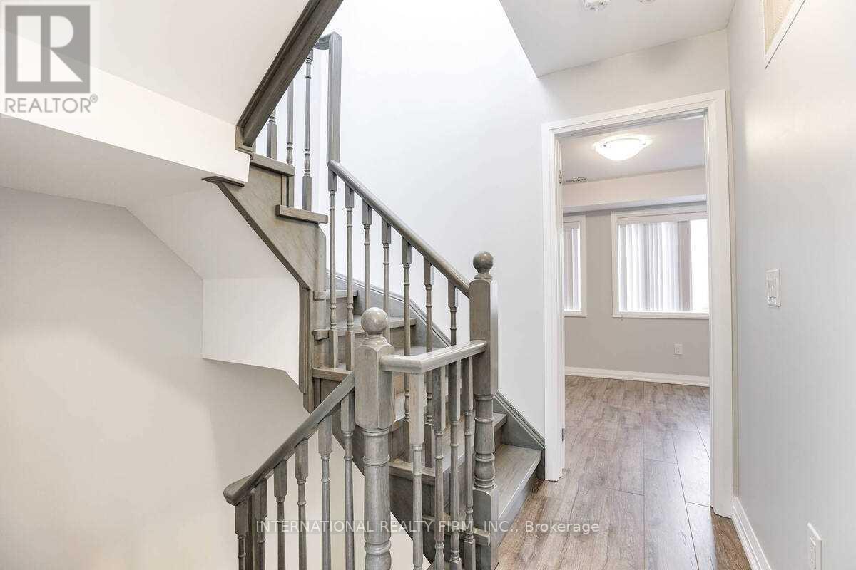 11 Locust Lodge Gardens, Toronto, Ontario  M3K 0B2 - Photo 18 - W12790858