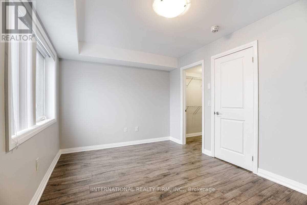 11 Locust Lodge Gardens, Toronto, Ontario  M3K 0B2 - Photo 19 - W12790858