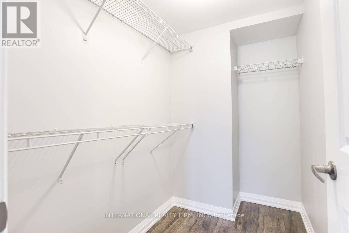 11 Locust Lodge Gardens, Toronto, Ontario  M3K 0B2 - Photo 21 - W12790858