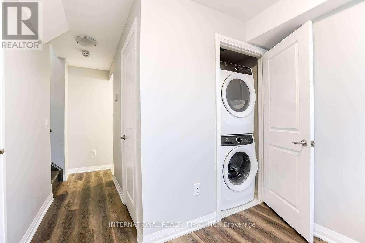 11 Locust Lodge Gardens, Toronto, Ontario  M3K 0B2 - Photo 28 - W12790858