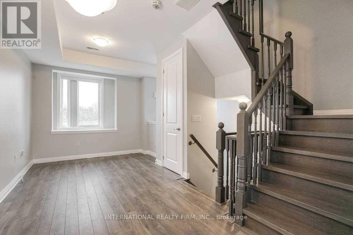 11 Locust Lodge Gardens, Toronto, Ontario  M3K 0B2 - Photo 3 - W12790858