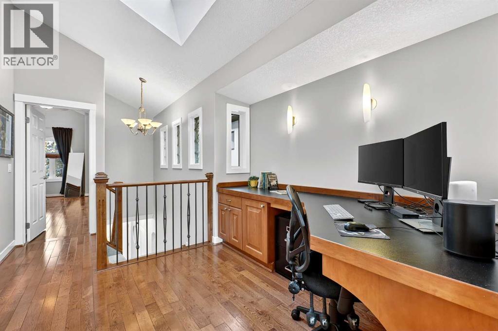 2410 35 Street Sw, Calgary, Alberta  T3E 2Y1 - Photo 17 - A2285066