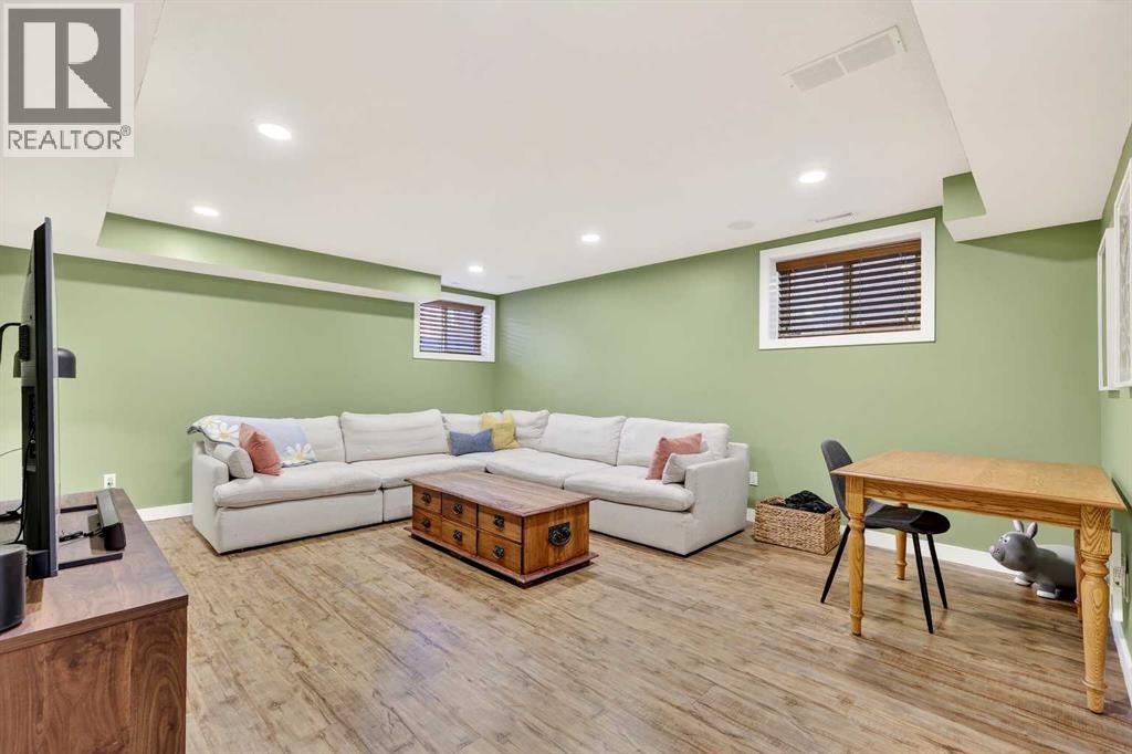 2410 35 Street Sw, Calgary, Alberta  T3E 2Y1 - Photo 25 - A2285066