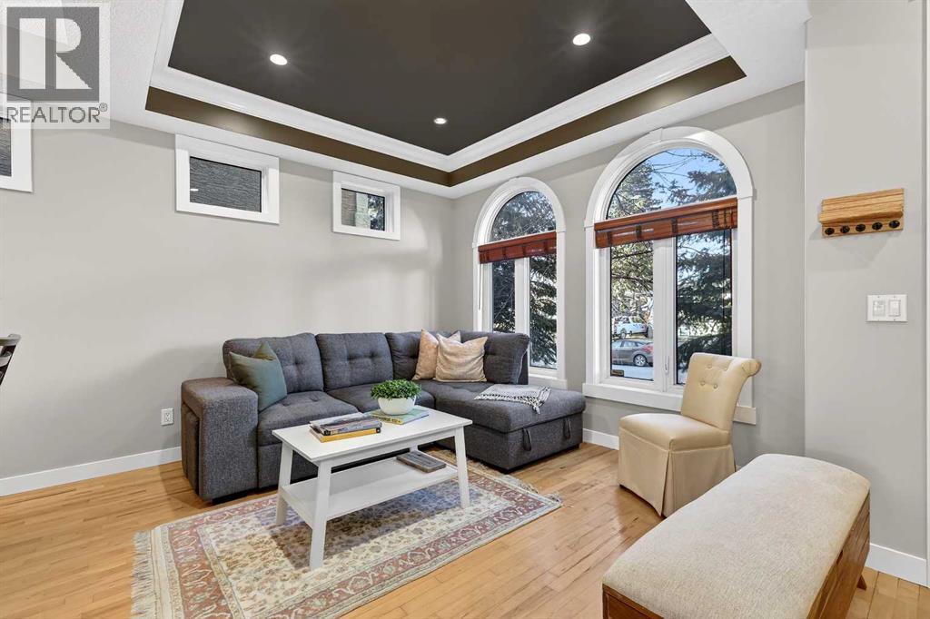 2410 35 Street Sw, Calgary, Alberta  T3E 2Y1 - Photo 4 - A2285066