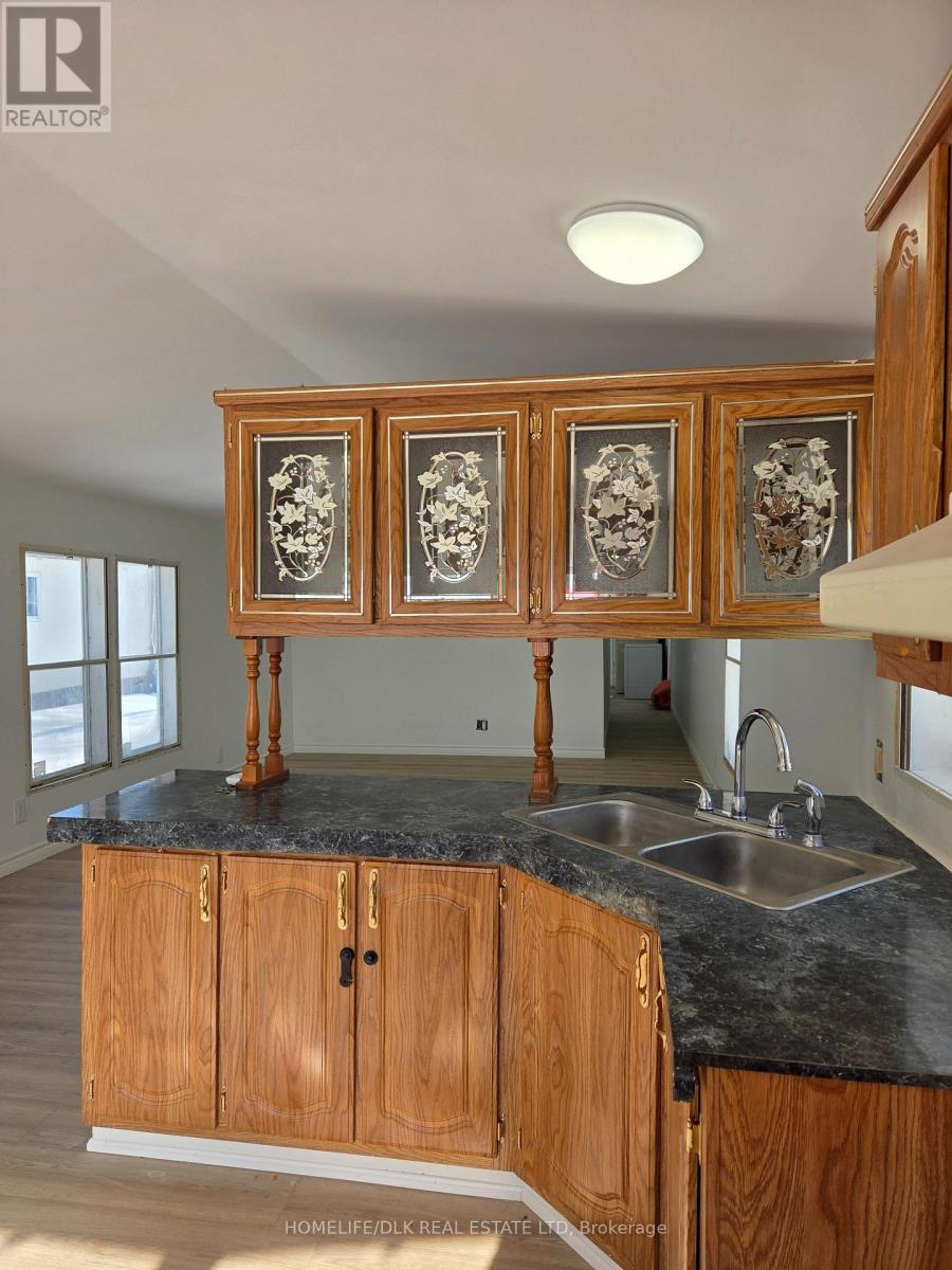 15 Taylor Street, Rideau Lakes, Ontario  K0G 1E0 - Photo 7 - X12785626