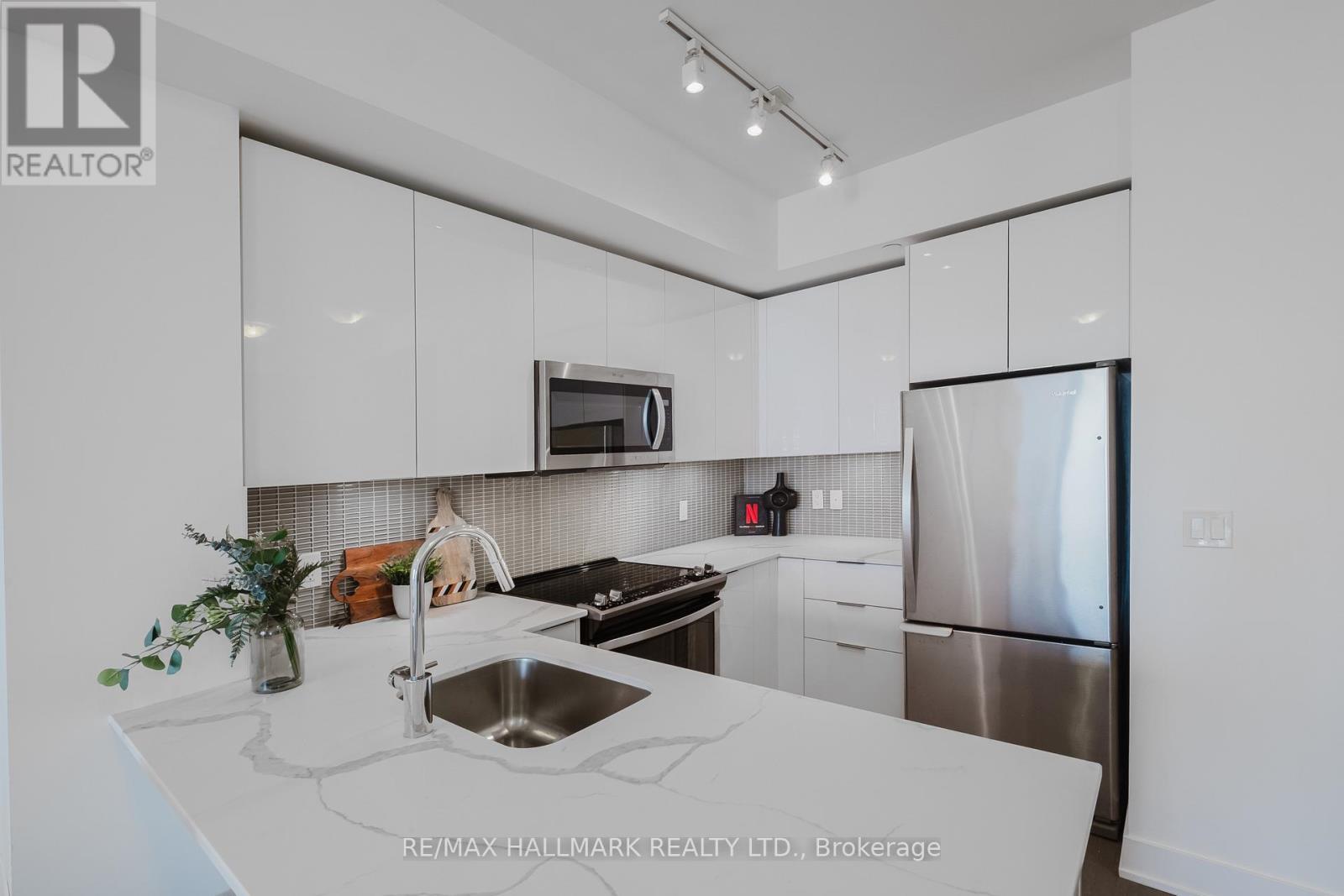 3905 - 20 Shore Breeze Drive, Toronto, Ontario  M8V 0C7 - Photo 12 - W12790872