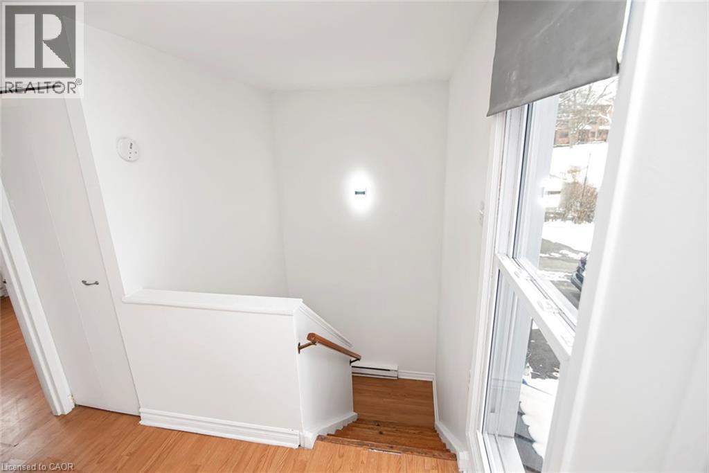 25 Britten Close, Hamilton, Ontario  N2T 2K3 - Photo 3 - 40798382