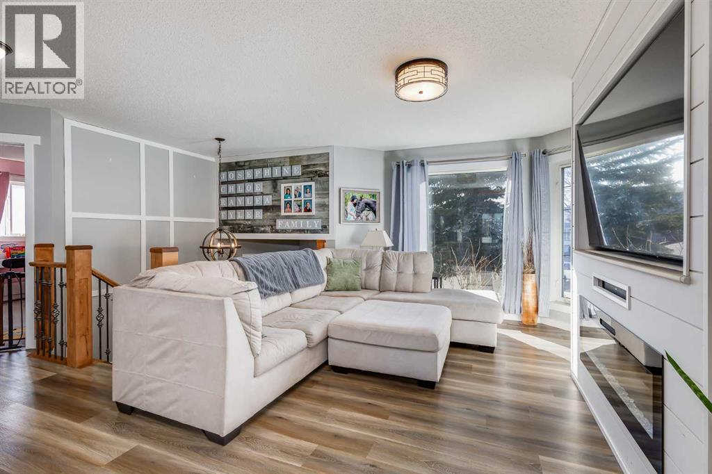 211 Silver Springs Way Nw, Airdrie, Alberta  T4B 2Y3 - Photo 5 - A2285947