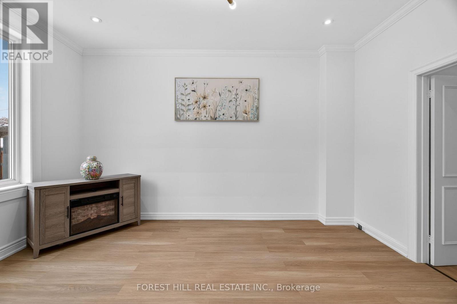 7 Ellsworth Avenue, Toronto, Ontario  M6G 2K4 - Photo 6 - C12790884