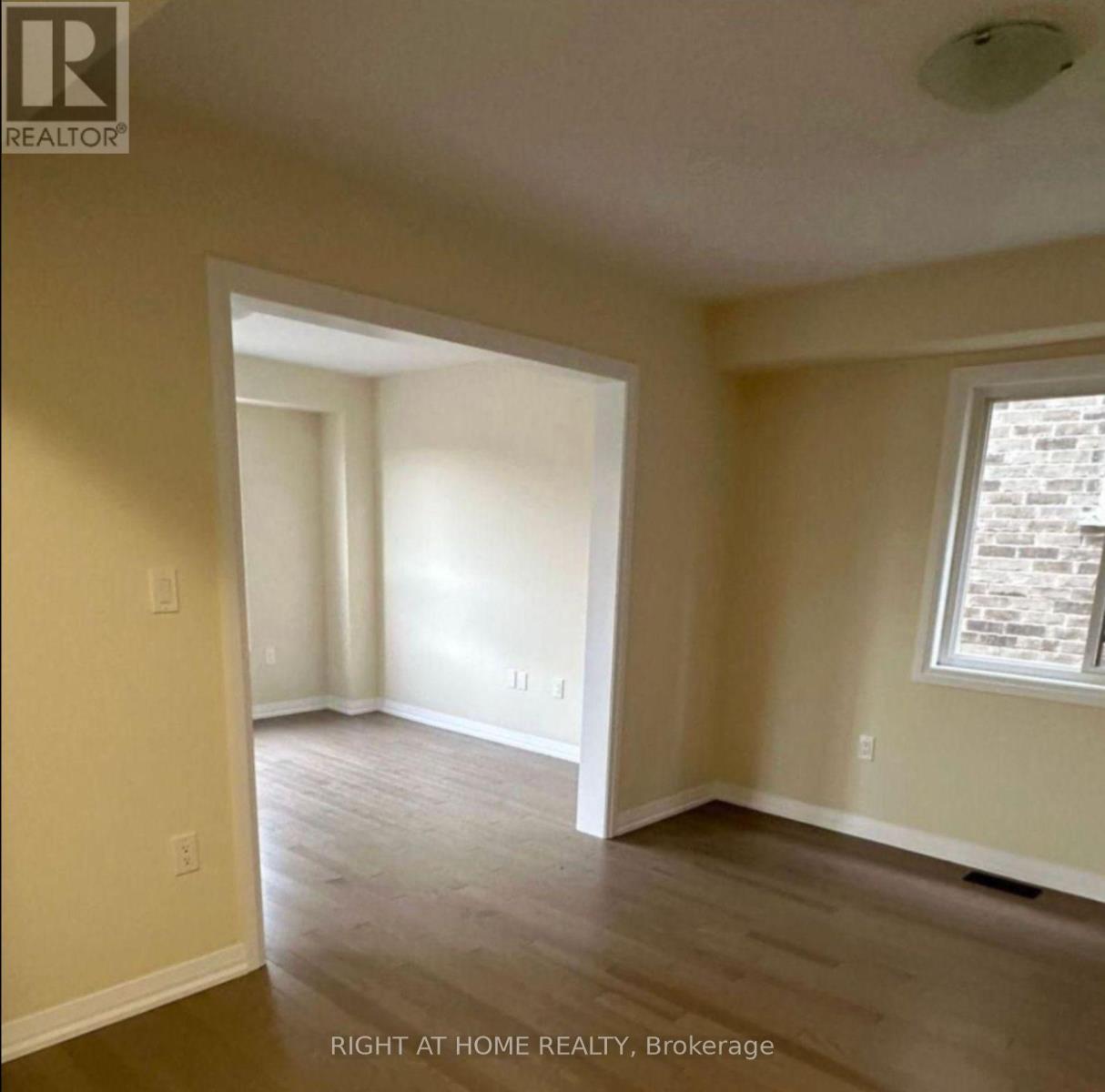 5 Revol Road, Penetanguishene, Ontario  L9M 1N8 - Photo 5 - S12790894