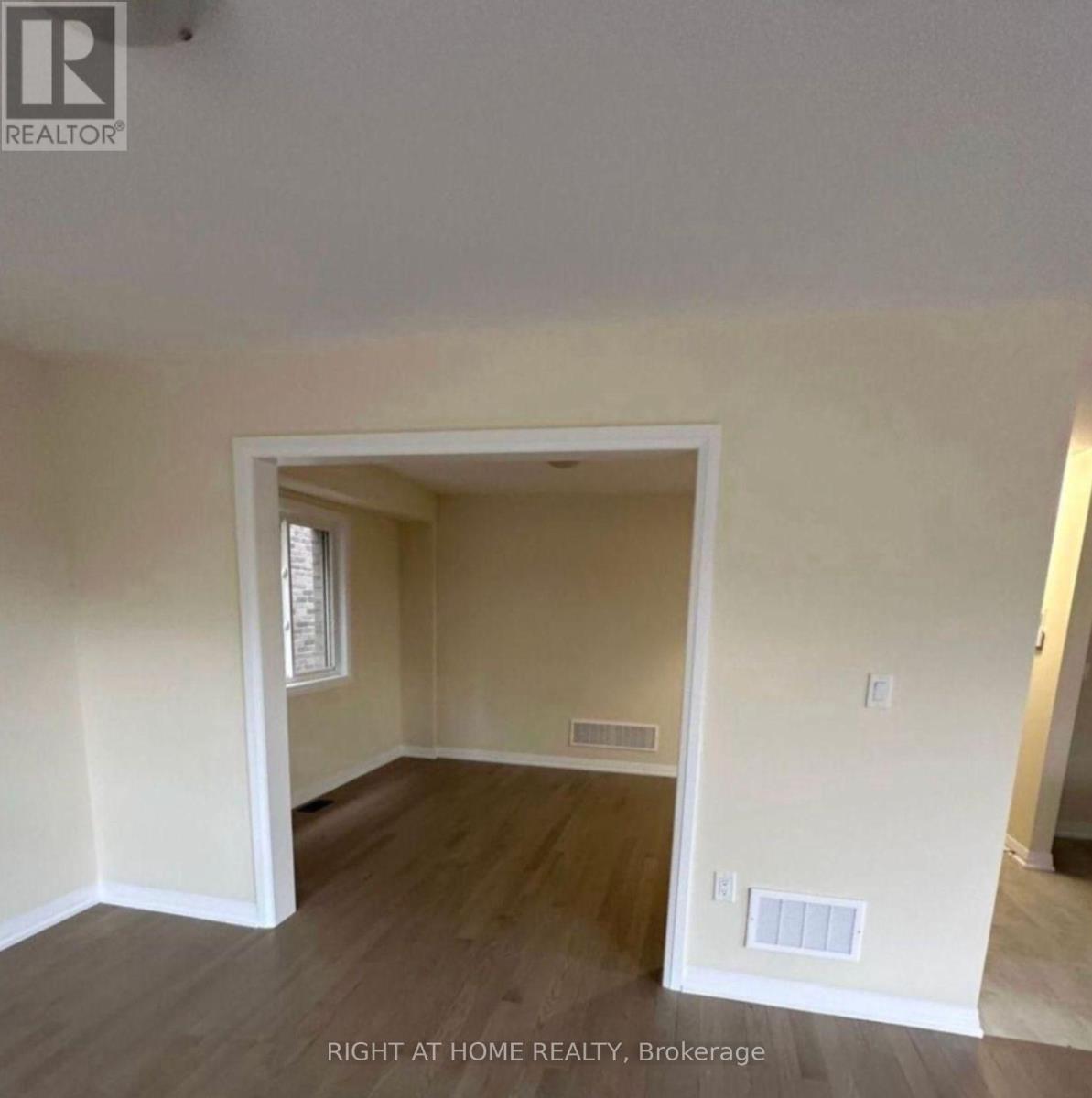 5 Revol Road, Penetanguishene, Ontario  L9M 1N8 - Photo 6 - S12790894