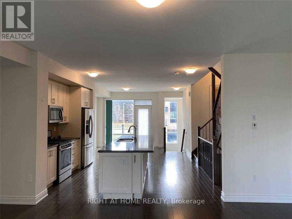 12 Pony Farm Drive, Toronto (Willowridge-Martingrove-Richview), Ontario  M9R 0B3 - Photo 7 - W12790274