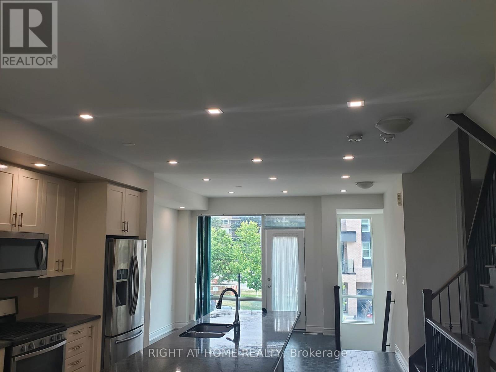 12 Pony Farm Drive, Toronto (Willowridge-Martingrove-Richview), Ontario  M9R 0B3 - Photo 8 - W12790274