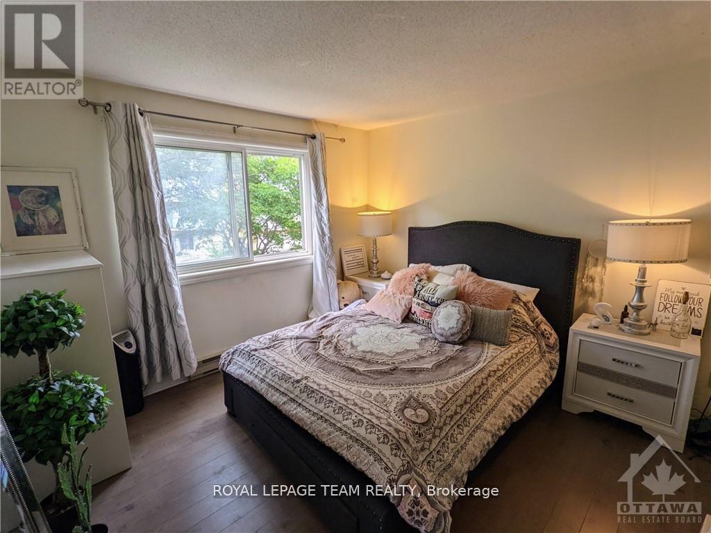 250 Brittany Drive, Ottawa, Ontario  K1K 4M1 - Photo 11 - X12790908