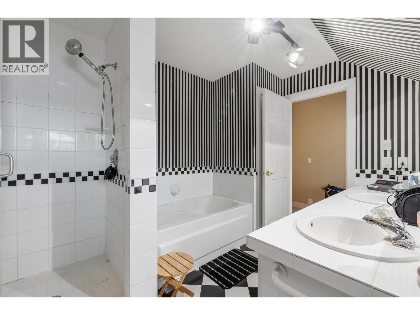 4614 Fuller Road, Kelowna, British Columbia  V1W 1Z7 - Photo 47 - 10365464