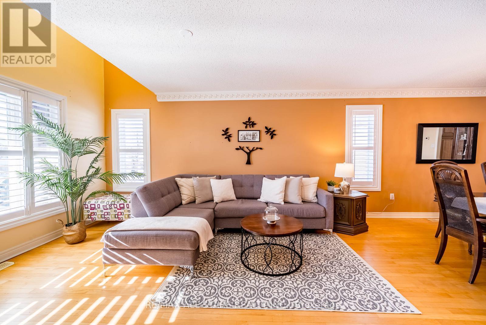 102 Dawnhill Avenue, Oshawa, Ontario  L1J 8G4 - Photo 10 - E12790906