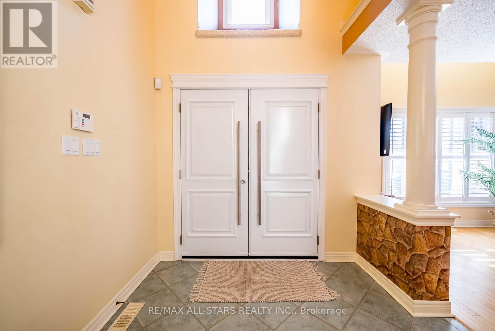 102 Dawnhill Avenue, Oshawa, Ontario  L1J 8G4 - Photo 8 - E12790906