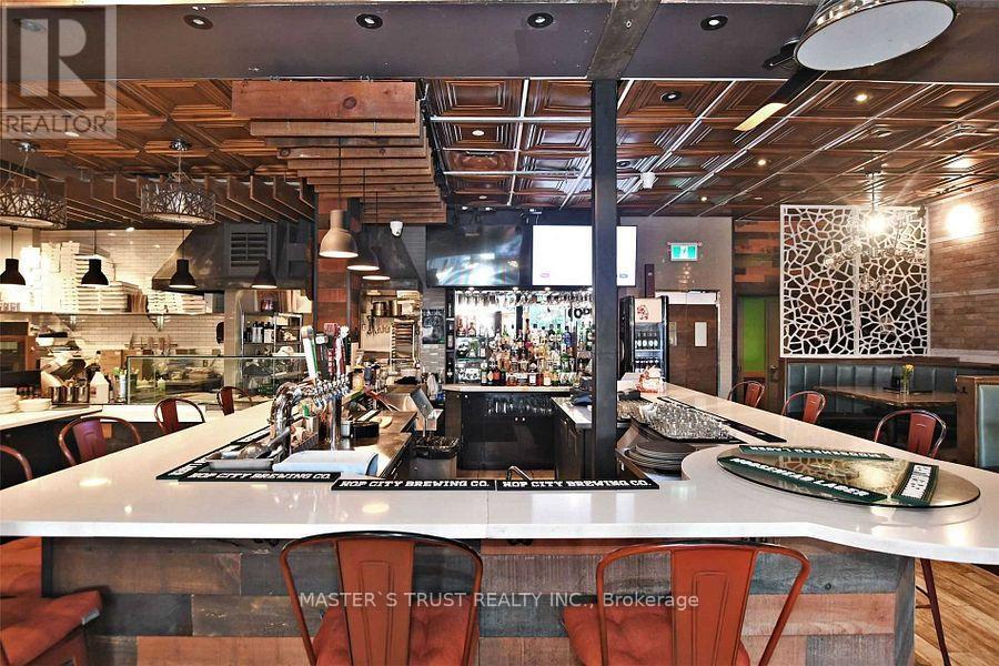 9 &106 - 7181 Yonge Street, Markham, Ontario  L3T 0C7 - Photo 4 - N12790910