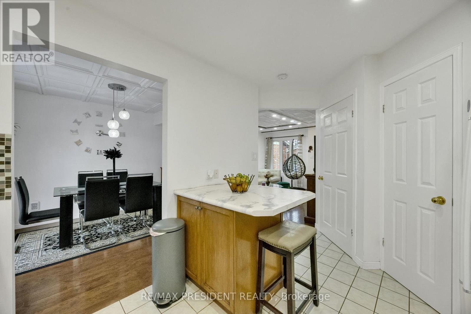 Photo 16 of 44 for 18 - 10 Chalkstone Drive