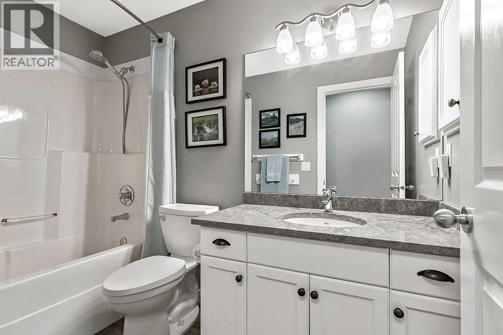 115 Cougarstone Square Sw, Calgary, Alberta  T3H 5J4 - Photo 31 - A2286206