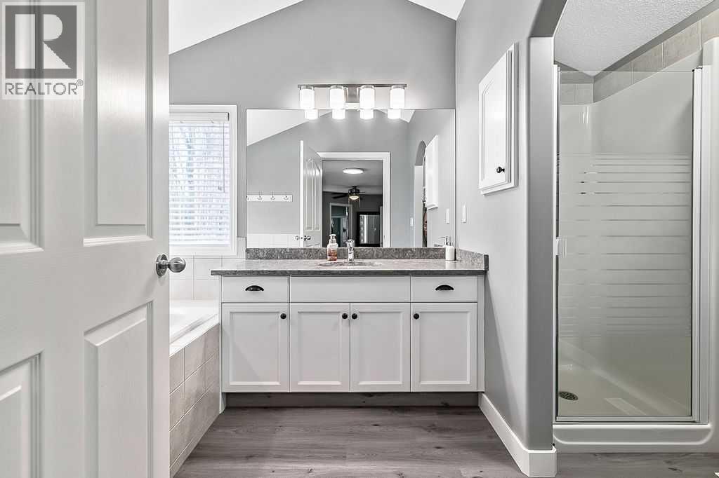 115 Cougarstone Square Sw, Calgary, Alberta  T3H 5J4 - Photo 25 - A2286206