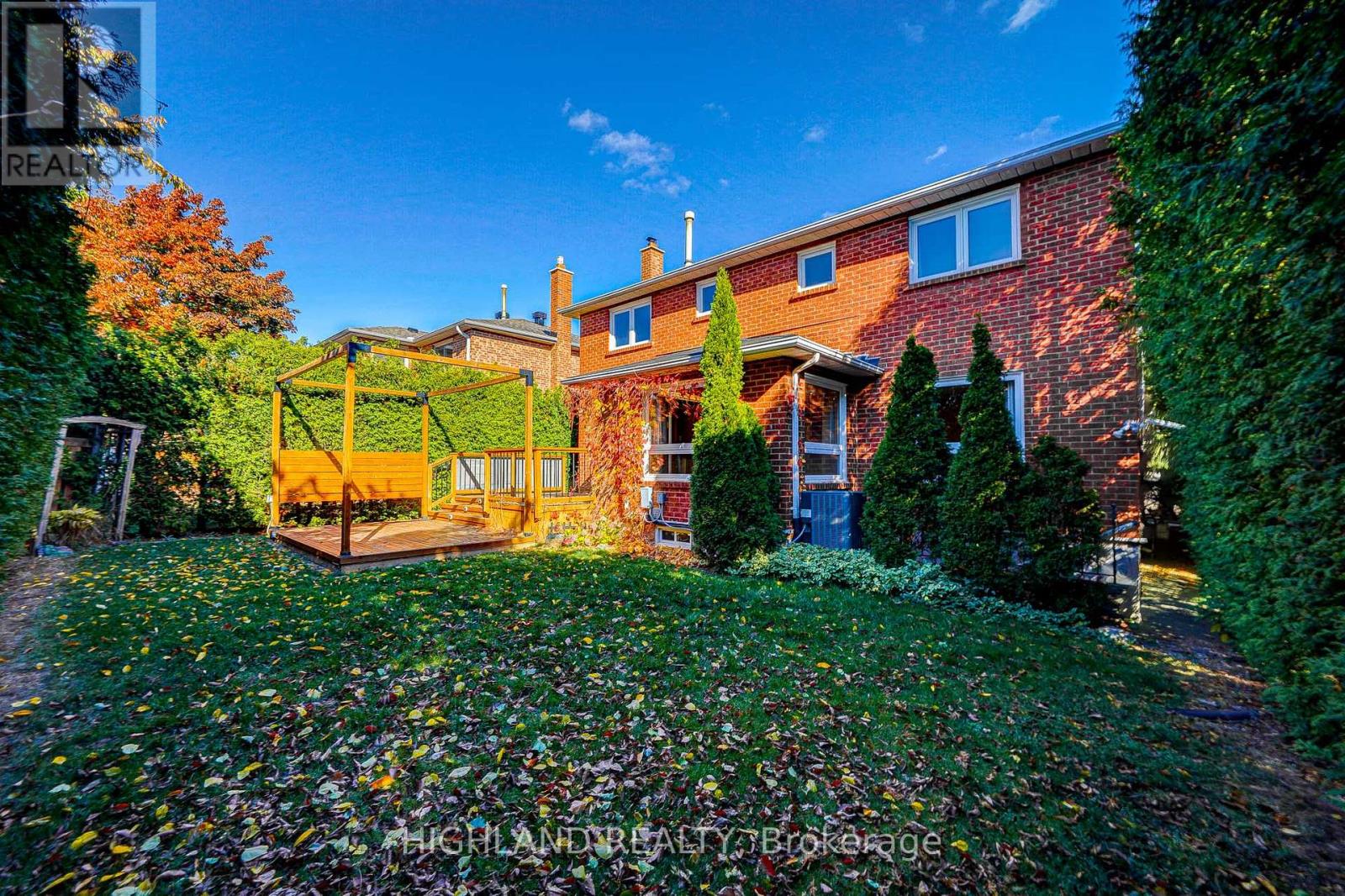 2070 Castlefield Crescent, Oakville, Ontario  L6H 5B3 - Photo 26 - W12692090