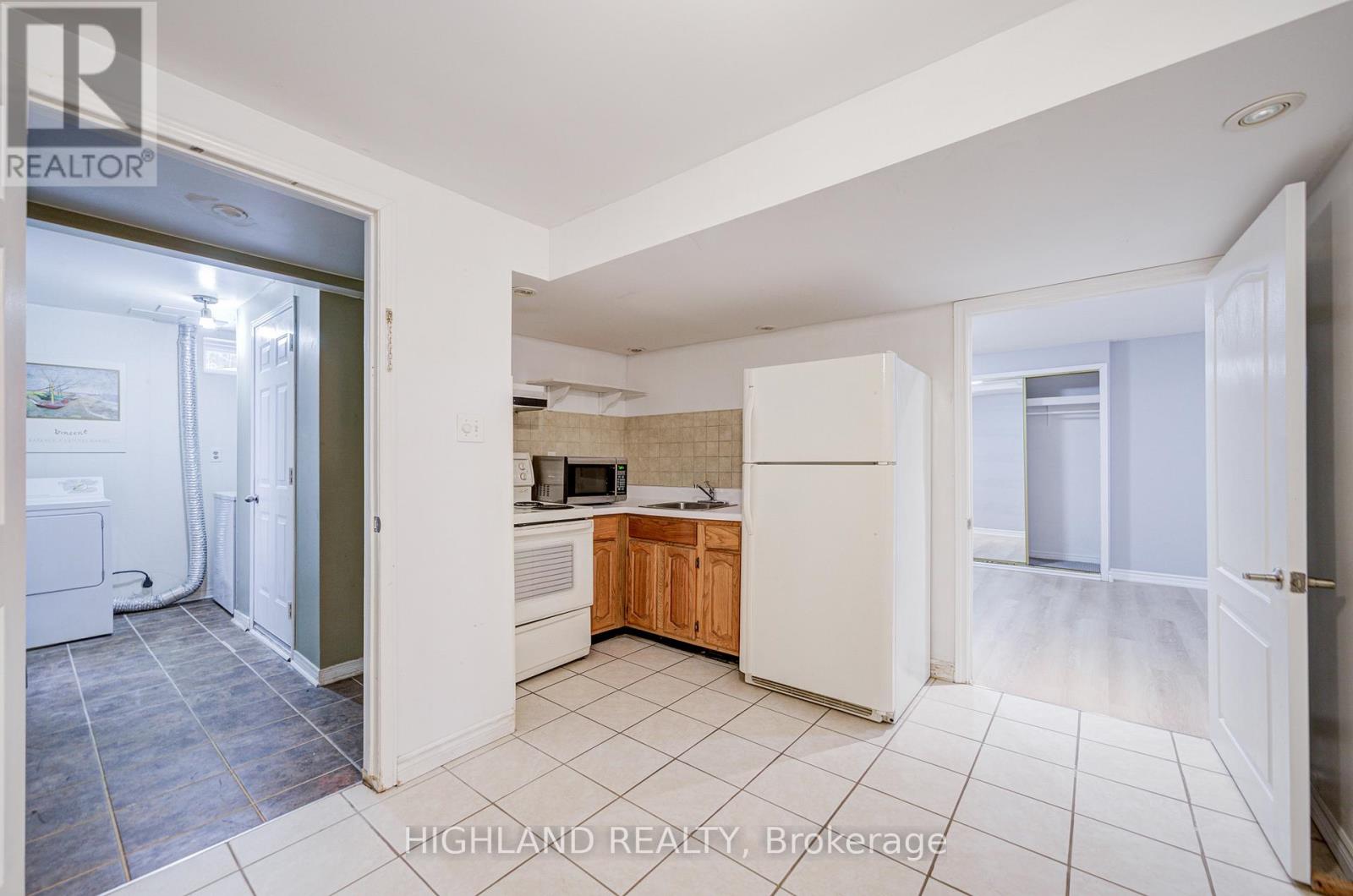 2070 Castlefield Crescent, Oakville, Ontario  L6H 5B3 - Photo 29 - W12692090