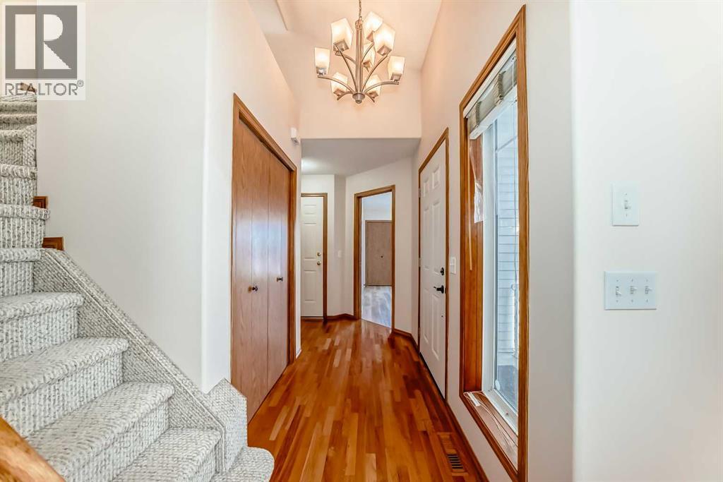 110 Somerglen Road Sw, Calgary, Alberta  T2Y 3S3 - Photo 4 - A2283375