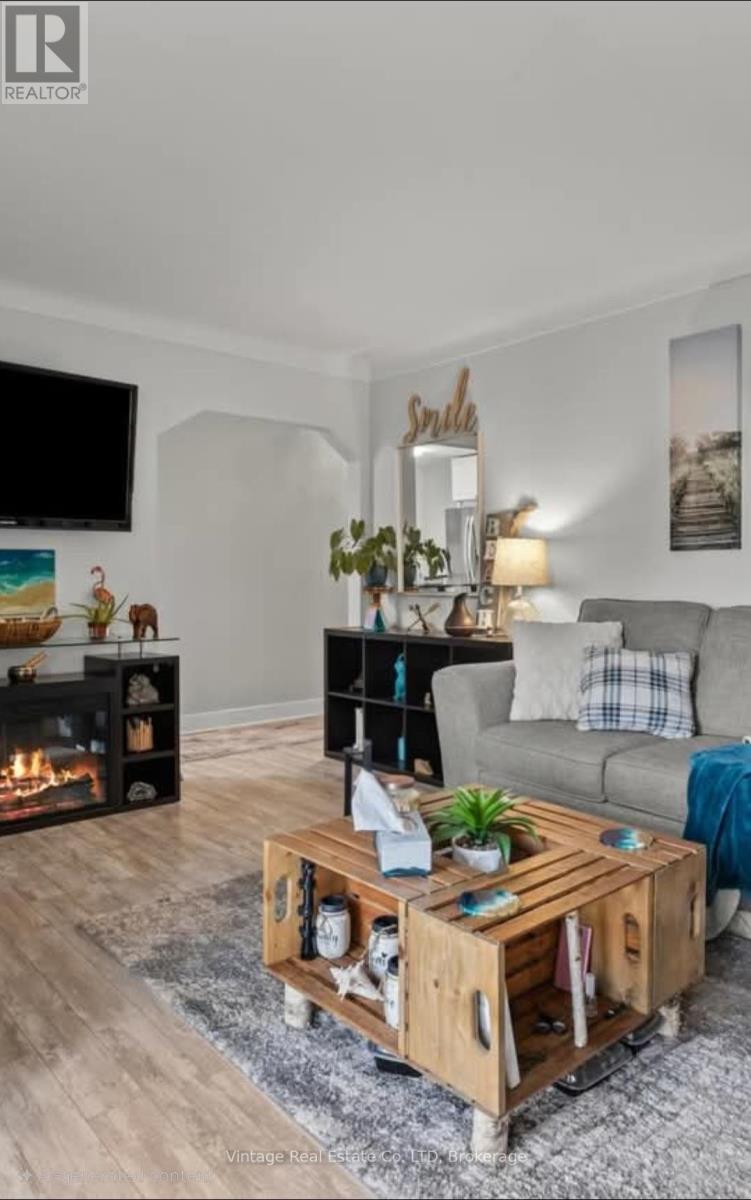 104 Concession Road E, Haldimand (Dunnville), Ontario  N1A 1A1 - Photo 17 - X12789156