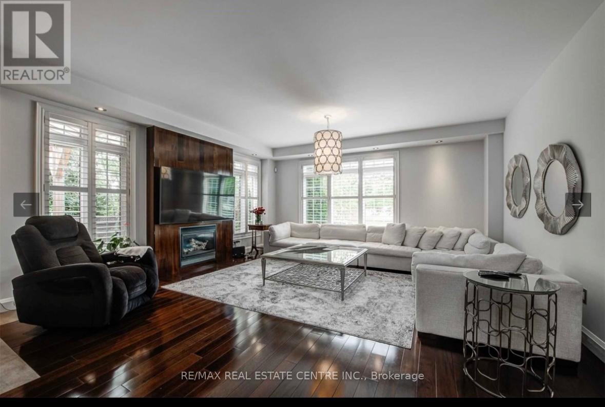 87 Great Lakes Boulevard, Oakville, Ontario  L6L 6V7 - Photo 13 - W12790942