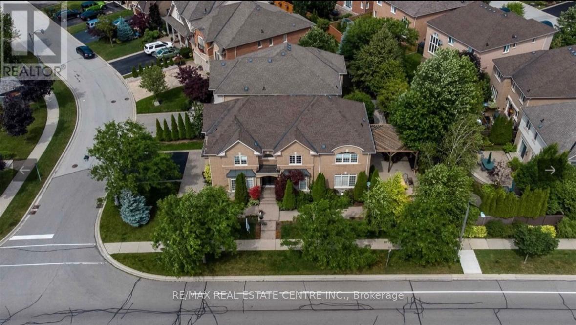 87 Great Lakes Boulevard, Oakville, Ontario  L6L 6V7 - Photo 21 - W12790942