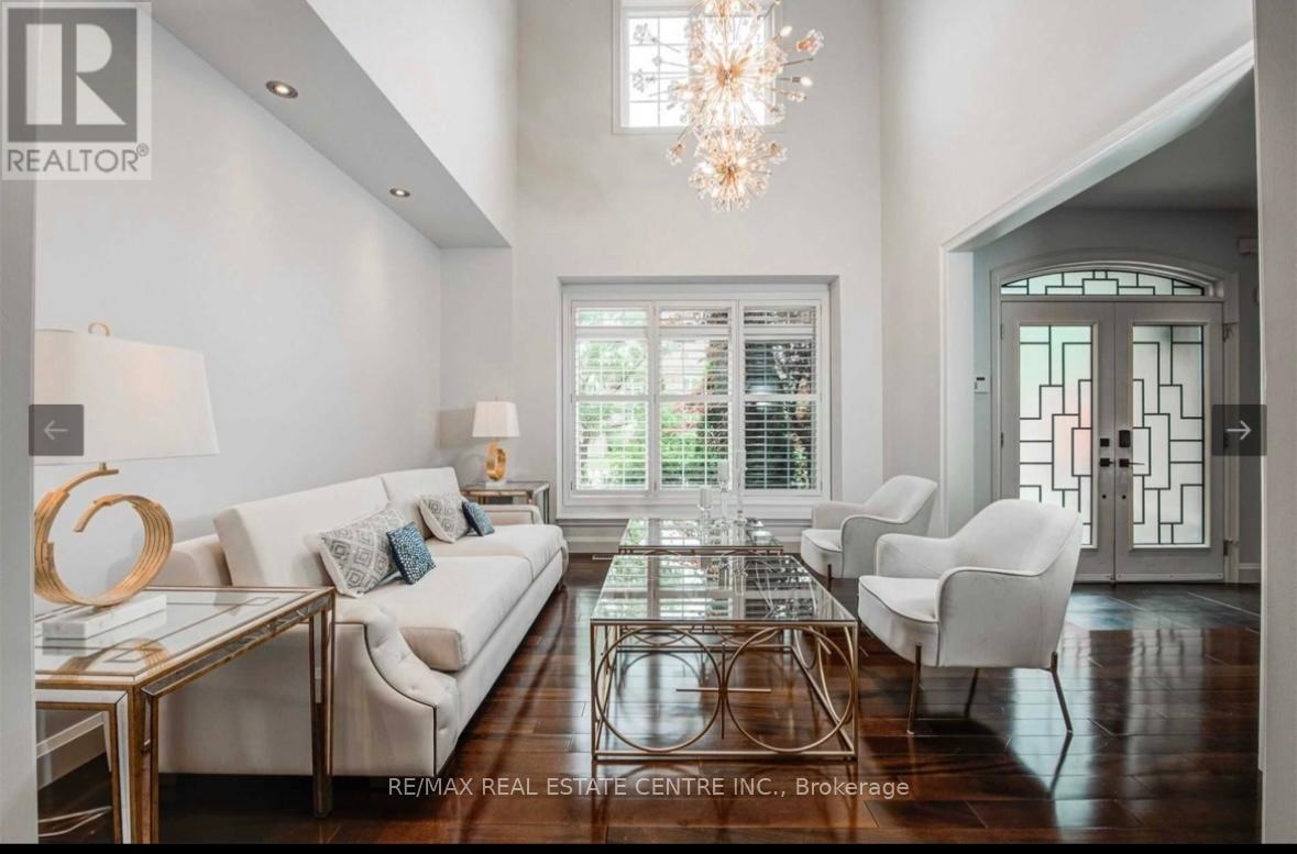 87 Great Lakes Boulevard, Oakville, Ontario  L6L 6V7 - Photo 6 - W12790942