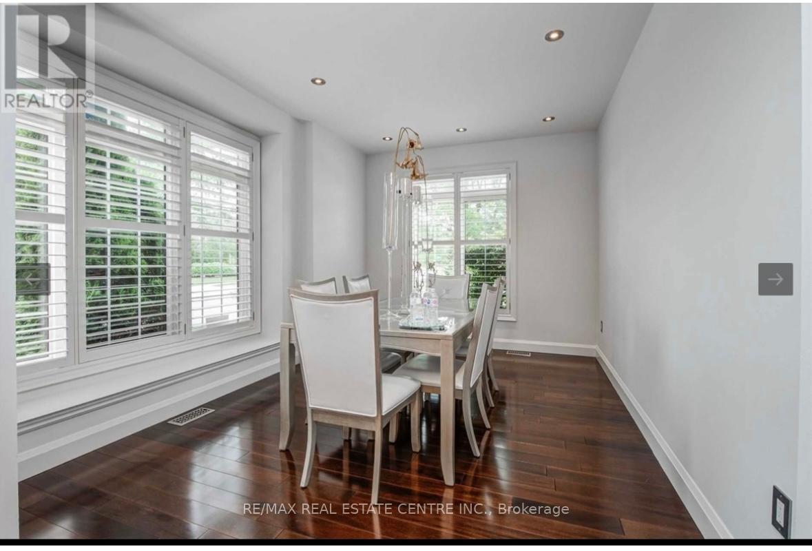 87 Great Lakes Boulevard, Oakville, Ontario  L6L 6V7 - Photo 7 - W12790942